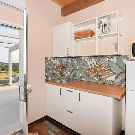 A Valata Di Donnafugata Villa *