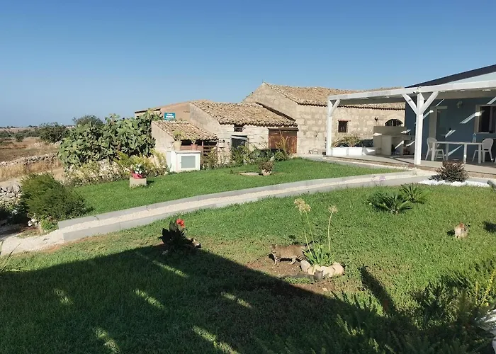 A Valata Di Donnafugata Villa *